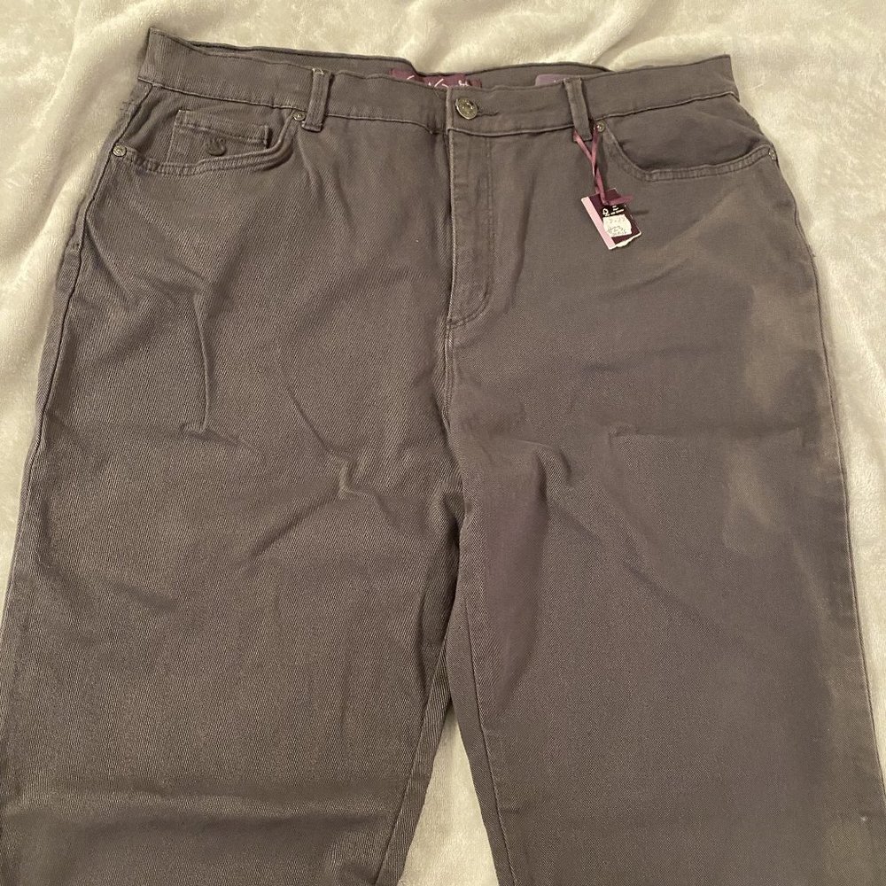 Gloria Vanderbilt Amanda Jeans (*NWT)